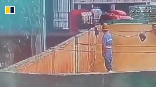 На известном пивзаводе мужчина помочился прямо в контейнер с солодом
