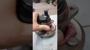 Обслуживание,смазка неразборных ступичных узлов,подшипников на примере toyota corolla fielder.