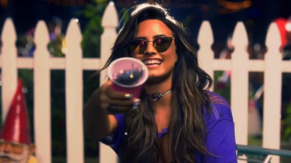 Demi Lovato - Sorry Not Sorry