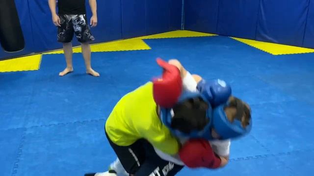 Что лучше кикбоксинг или тайский бокс для ребенка?