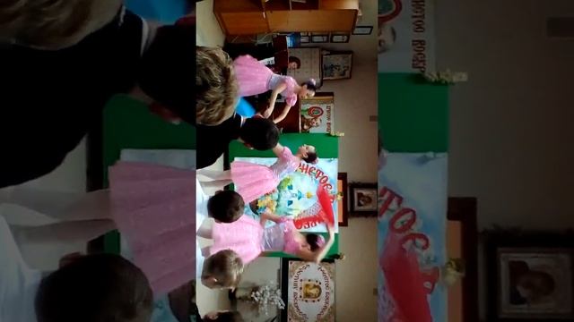 Мои танцы (я в голубом шарфе) смотреть онлайн