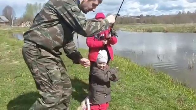 Обучение детей ловли рыбы смотреть онлайн