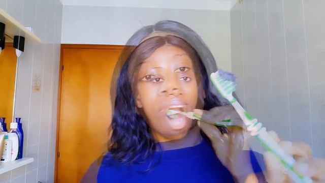 My Dentist Showed Me This Secret Natural Teeth Whitening/Bleaching Recipe. White Teeth In 7 Days. смотреть онлайн