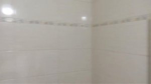 Вешаем зеркало в ванную комнату без сверления плитки