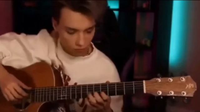 Лучшие AkStar (улетай на крыльях неба) смотреть онлайн