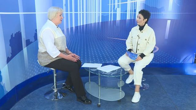 За обедом - как сохранить спокойствие смотреть онлайн