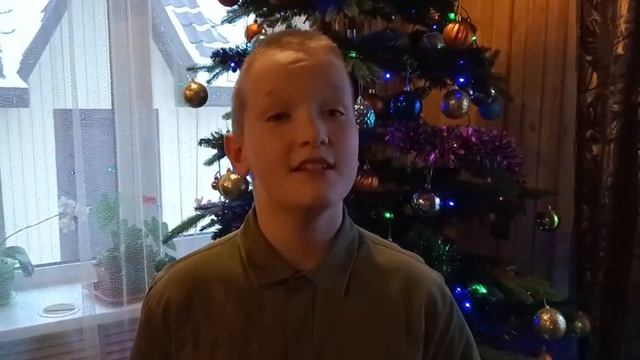 И. Токмакова «Живи, ёлочка!», стихотворение читает Сергей Вигандт смотреть онлайн