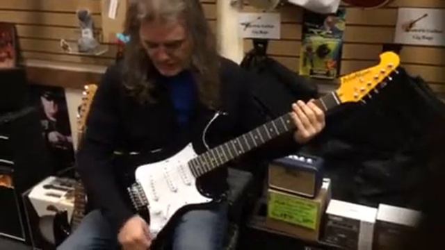 NEW Laney (MINI-ST-LION) Stereo Battery Powered Guitar Amplifier ~ Washburn ~ Rocktownmusic.net смотреть онлайн