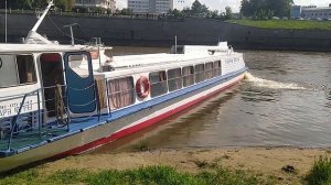 Теплоход „Заря» на Речном вокзале Омска