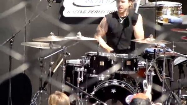 Three Days Grace - I HATE EVERYTHING ABOUT YOU