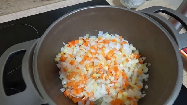 ВЛОГ/НЕ ПОШЛА В МАГАЗИН/ЗАПРАВКА ДЛЯ СУПА И БОРЩА/13.09.2022 г смотреть онлайн