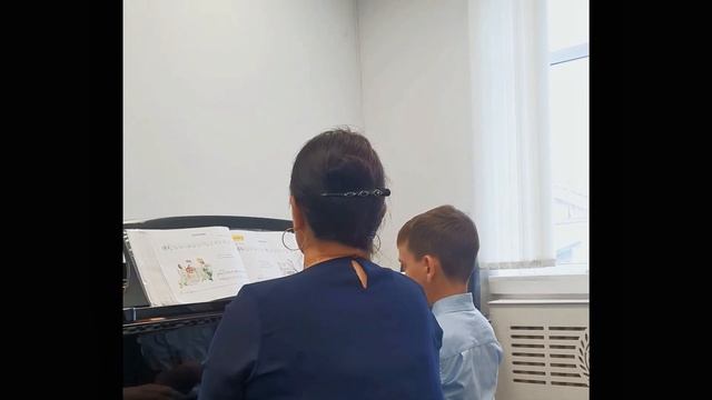“Первые шаги на фортепиано: путь к мечте” смотреть онлайн