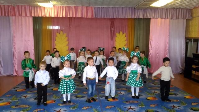 Песня "Осень в золотой косынке" смотреть онлайн