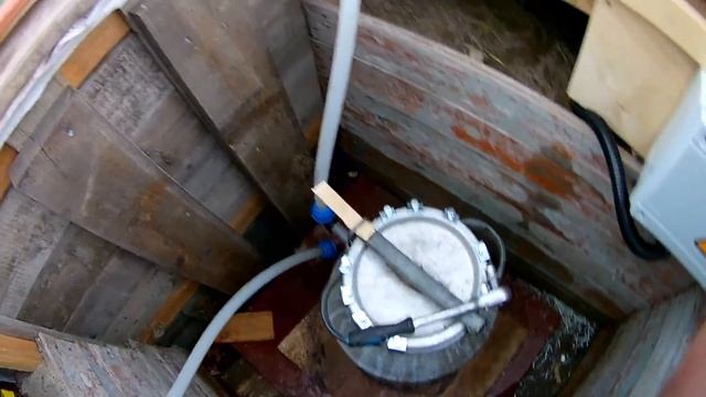 Чистим бассейн,перекись 37% и обычный песок.часть 2 смотреть онлайн