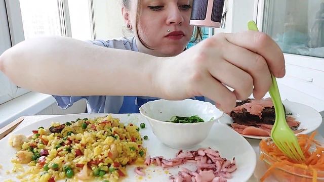 SnapSave.io-Мукбанг паэлья с морепродуктами, чука салат, щупальца, морковь по корейски #мукбанг смотреть онлайн