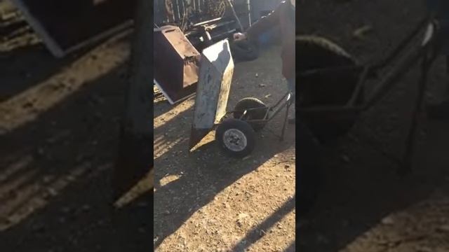 Супер садовая тачка самосвал   крепкая и надежная