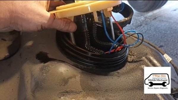 Mercedes Sprinter 2.1 CDi Fuel Lift Pump In Tank Replacement