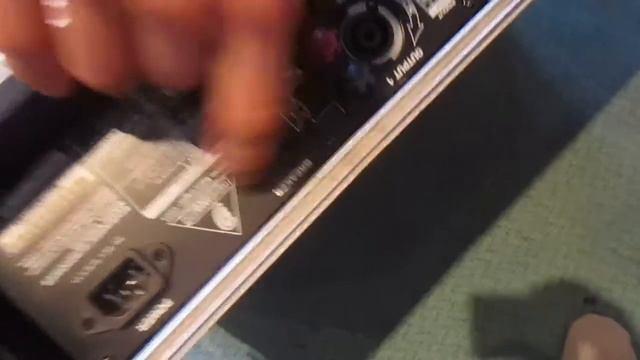 Behringer Europower EP2500 смотреть онлайн