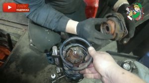Ауди а4 б5 замена задних амортизаторов и пружин.