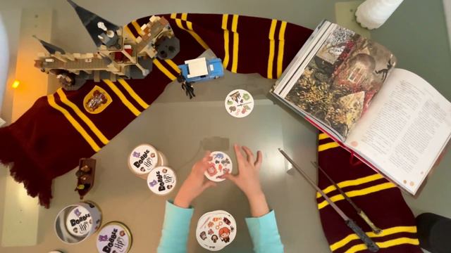 Проверяем память и скорость реакции с Dobble Harry Potter! Правила и обзор смотреть онлайн
