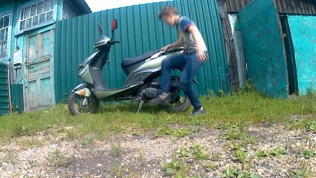 Как быстро завести скутер. Реально рабочий лайфхак! смотреть онлайн
