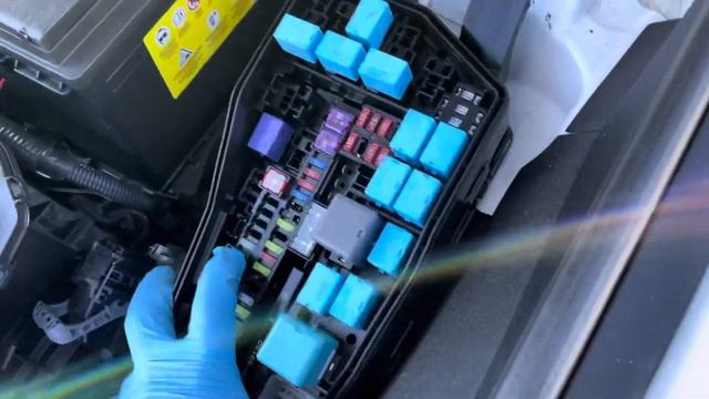 2018 Toyota Camry cambiar la línea de fusible o fuse link смотреть онлайн