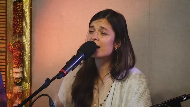 Sanoja & Jai Sahaja! – Om Guru