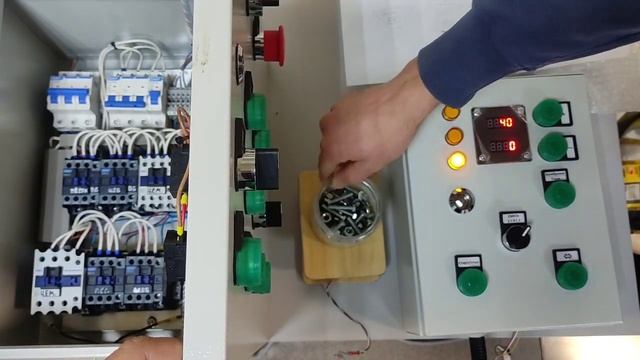 Автоматизация процесса дозирования на три компонента смотреть онлайн