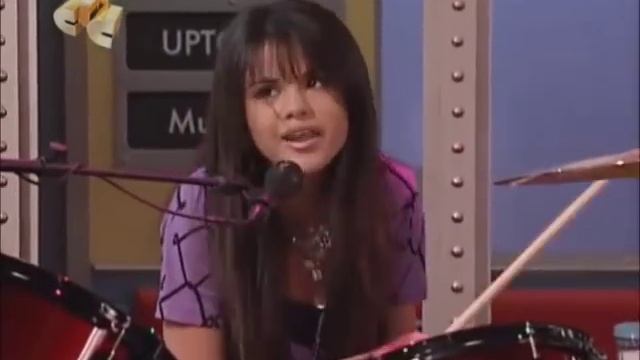 Селена Гомез и Девид Генри отжигают смотреть онлайн