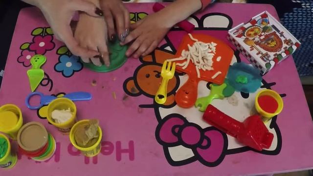 Делаем ПИЦЦУ PLAY DOH отличный подарок для ребенка Making pizza PLAY DOH Creatable, Makeable Fun! смотреть онлайн