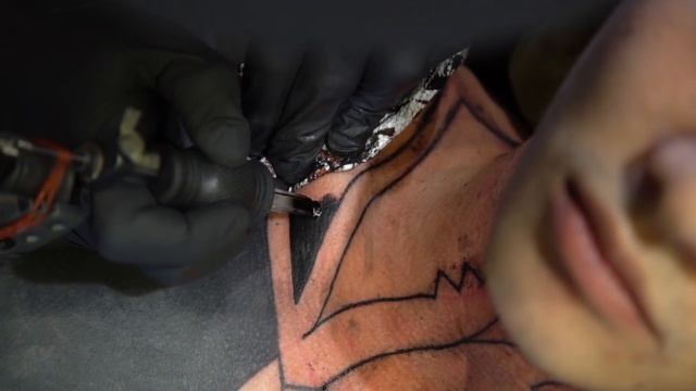I Tattoo Your Whole Body Black смотреть онлайн
