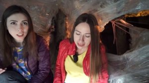 ГАДАЕМ НА БУДУЩЕЕ НОЧЬ в доме из Пленки НА ДЕРЕВЕ | Elli Di