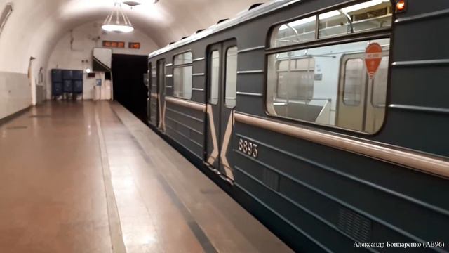 [Ретро-метро]: Перегонка состава 81-717.5/714.5 по КРЛ смотреть онлайн