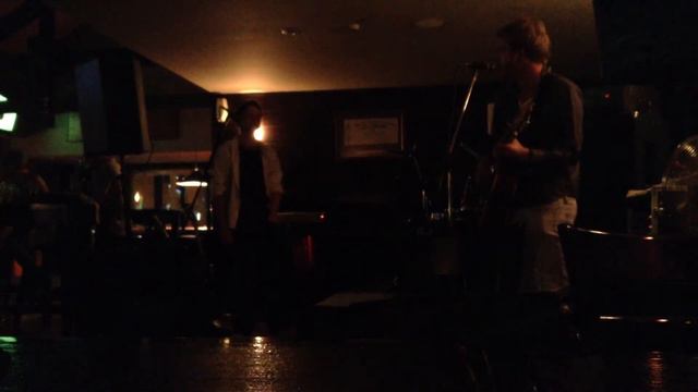 "Hey Little Poppet" by Aaron Beau - live at the Fitz Tui open mic night смотреть онлайн