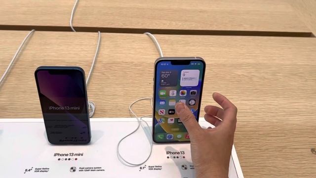 Сколько стоит айфон в Америке? Прогуляемся по Apple Store ? смотреть онлайн