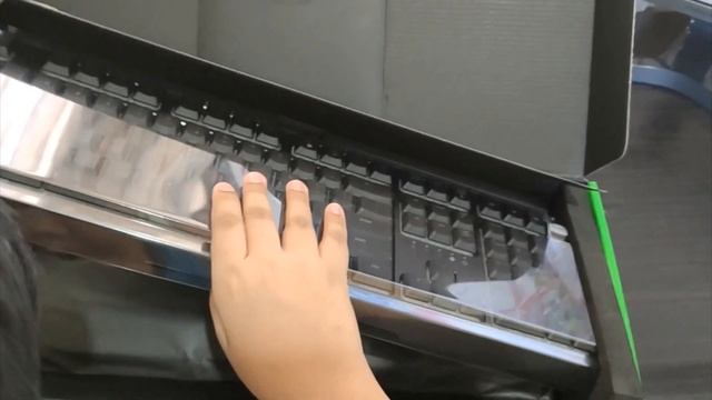 Lenovo H500 Pro 7.1 & Razer Ornata V2: Unboxing