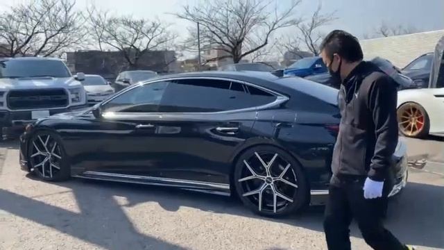 WALDカスタムされたLS500 エグゼクティブが入庫しました！！ смотреть онлайн