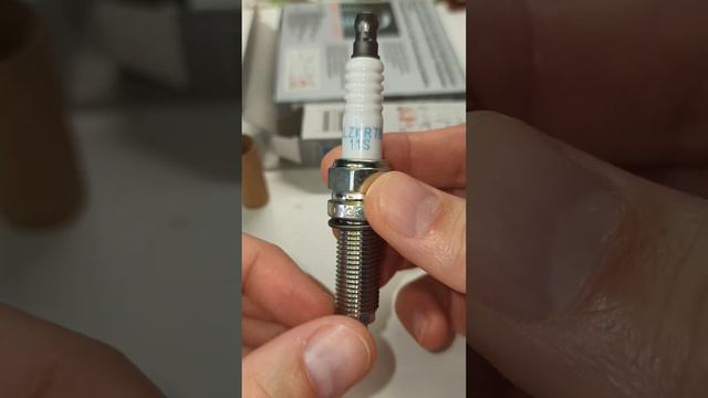 Свечи зажигания иридиевые NGK 5787 ILZKR7B-11S ( 7960 ILZKR7B11GS, 92932 SILZKR7C11S ) смотреть онлайн