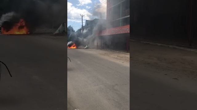 Горит машина в Херсоне 29 июня 2019 смотреть онлайн