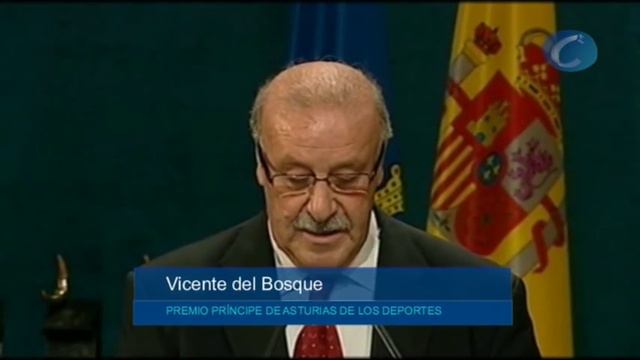 Del Bosque ofrece el Príncipe de Asturias a Luis Aragonés смотреть онлайн