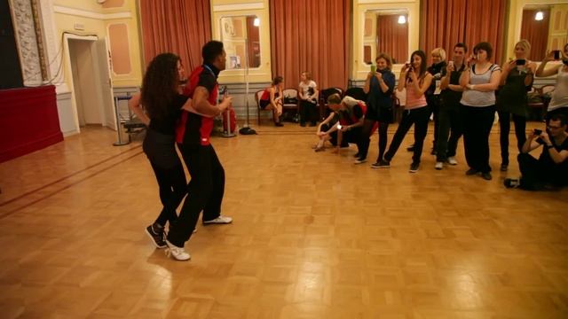 Israel Gutierrez - Rueda de bachata part 1 смотреть онлайн