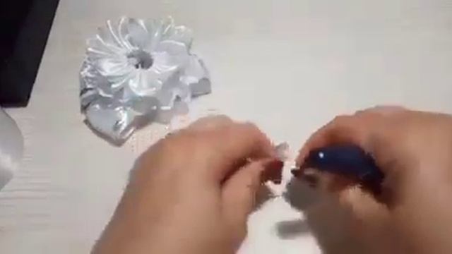 Школьный бант с висюльками/School bow with pendants смотреть онлайн