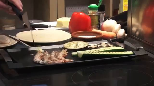 Чугунный накладной гриль жаровня для индукционных и электрических варочных плит Infigril смотреть онлайн