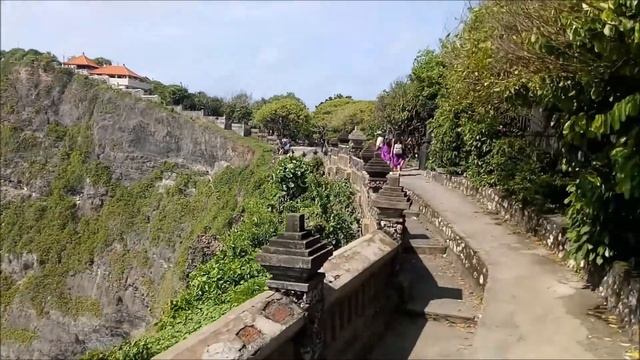 BEAUTIFUL ULUWATU TEMPLE BALI - Pura Luhur Uluwatu Bali смотреть онлайн