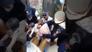 ПОЛИЦИЯ ПРИНИМАЕТ РОДЫ НА УЛИЦЕ !!!