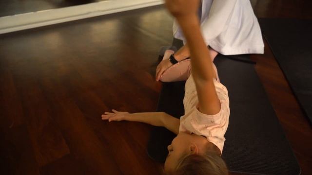 Упражнения Соловьева Романа Сергеевича для детей с ДЦП смотреть онлайн