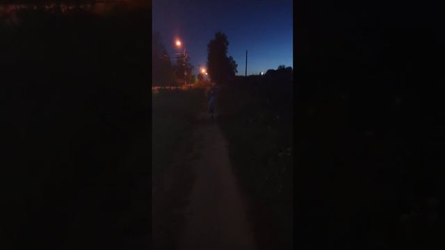 красивая девочка встретилась на пути