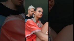 Аня Ищук плачет из-за Димы?