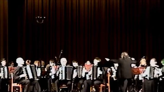 В.Гридин. Рассыпуха. Уральское трио баянистов в сопровождении орк."Баянисты Екатеринбурга" смотреть онлайн