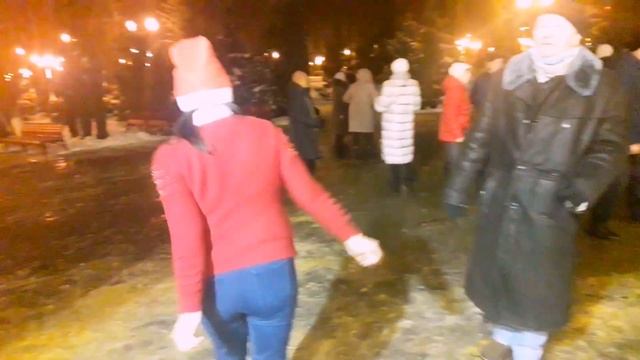 Шлепали шлепки мои и пятки!!!??Танцы в парке Горького!!!??Харьков 2022 смотреть онлайн